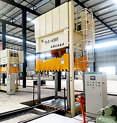 四川達(dá)州客戶定制的630噸四柱液壓機(jī)介紹技術(shù)參數(shù)電機(jī)和價(jià)格，由成都正西液壓機(jī)供應(yīng)，希望對(duì)選購中有所幫助